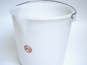 Bucket with spout 25 l