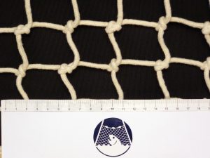Hand-knitted net cotton 60/4 mm