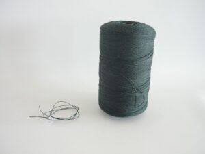 Polyethylene twine Ø 1,1 mm / 1 kg woven, dark green - 1