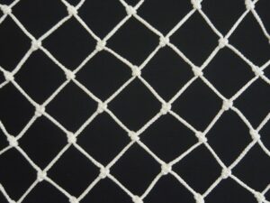 Machine-made netting polyprophylene knotted 40×40/3,0 mm white