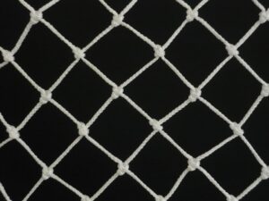 Machine-made netting polyprophylene knotted 40×40/3,0 mm white - 1