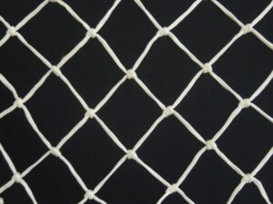 Machine-made netting polyprophylene knotted 50×50/3,0 mm white
